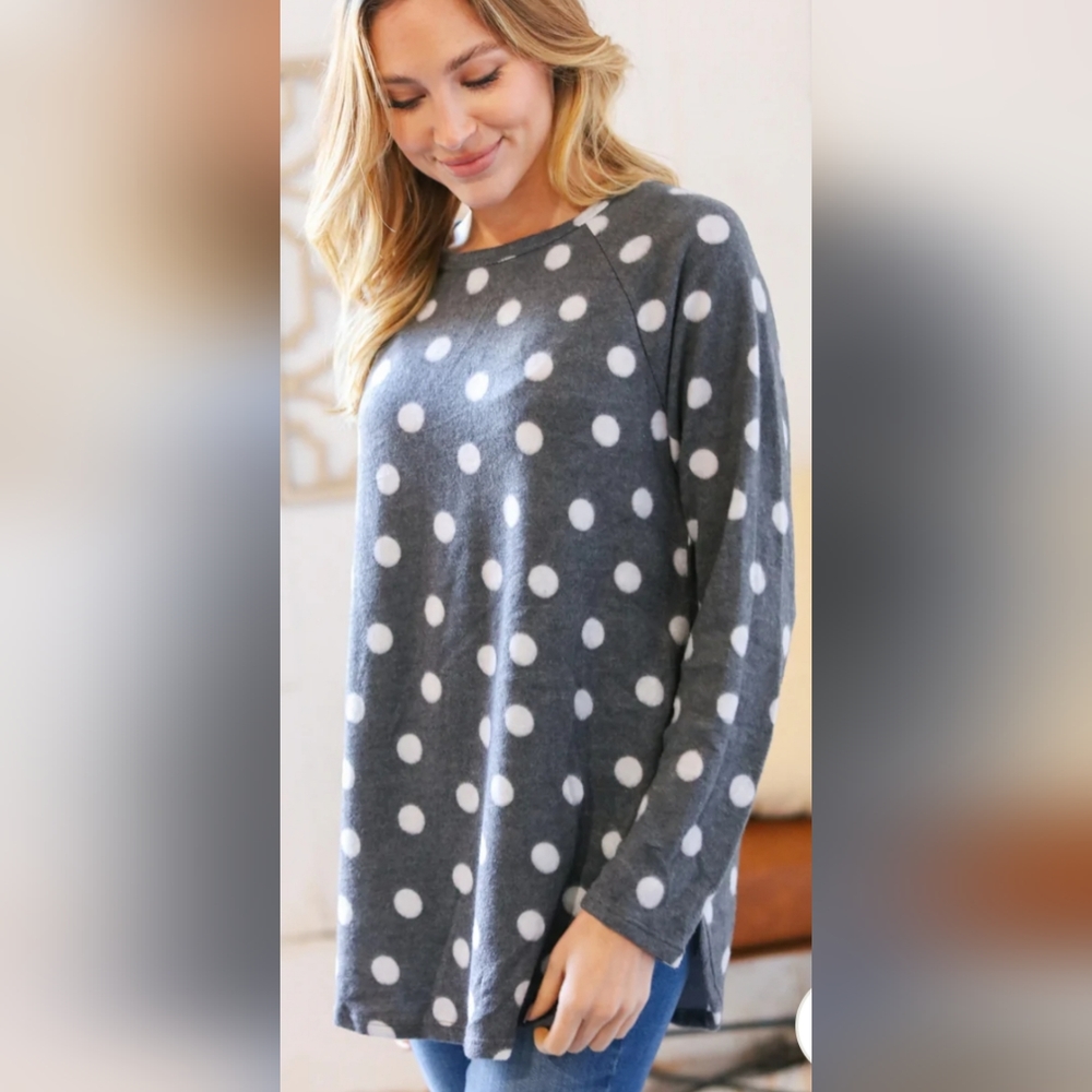 Charcoal Brushed Hacci Polkadot Top - Picture 2 of 4